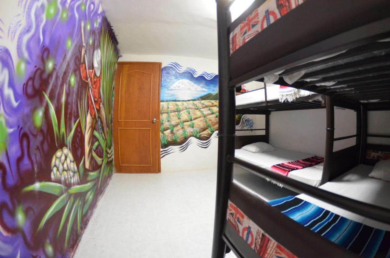 Fiesta Party Hostel - Cancún Extérieur photo